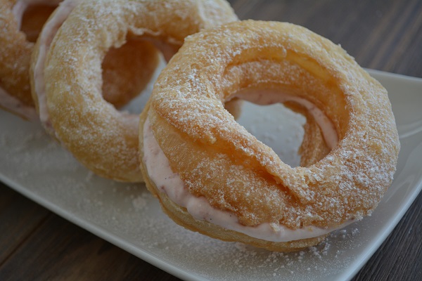 Cronuts mit Erdbeer-Mascarpone Creme - Der Kuchenbäcker