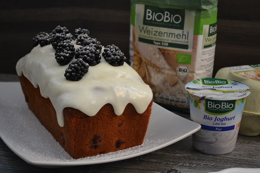 Brombeer Rührkuchen im Kasten - Der Kuchenbäcker