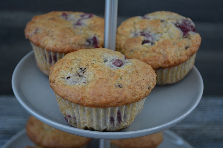 Muffin Monday – Stracciatella Muffins mit Kirschen Muffin Monday – Stracciatella Muffins mit Kirschen