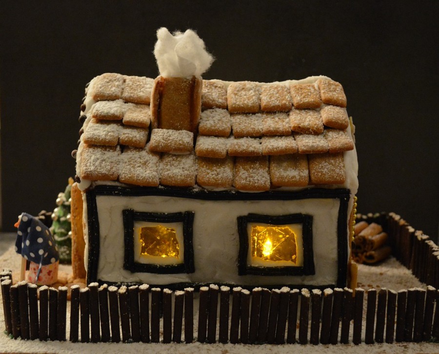 Duschvorhang Mit Lebkuchenhaus-Motiv – Weihnachtsdeko Fürs Badezimmer, 180 X 180 Cm, Polyester, Wasserdicht, Inkl. 12 Haken, Motiv: Süßigkeitenhaus & Weihnachtsmann