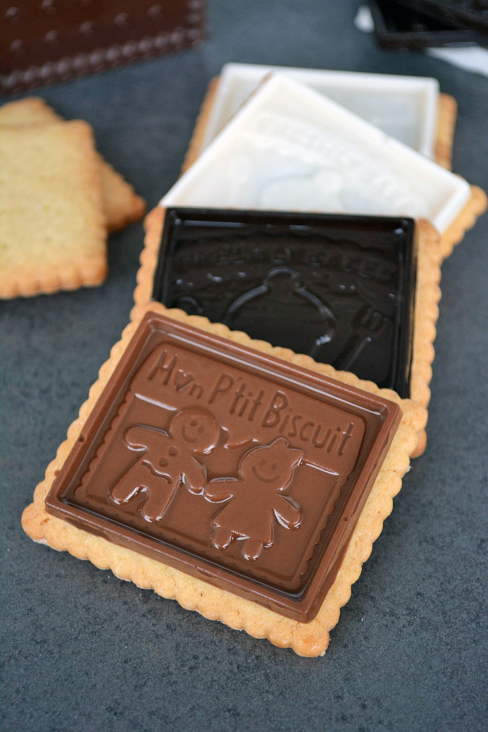 Teegebäck mit Schokoladenaufsatz - Der Kuchenbäcker