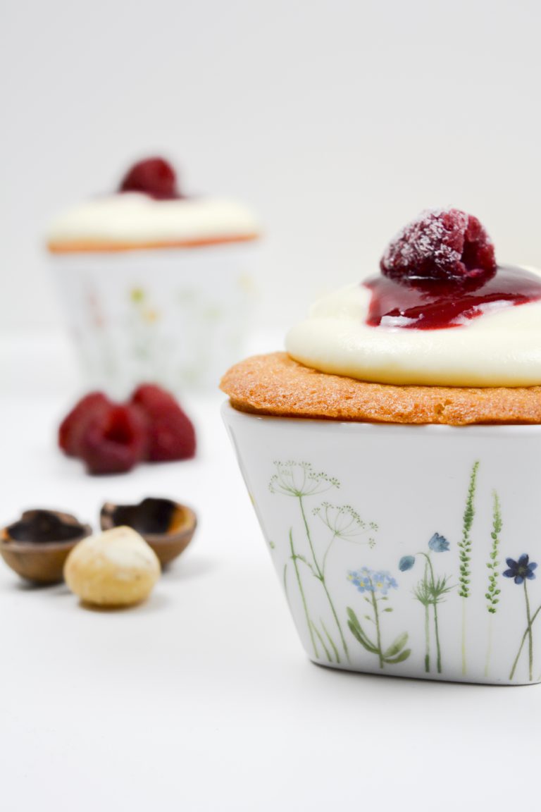 Himbeer Muffins mit weißer Schokolade