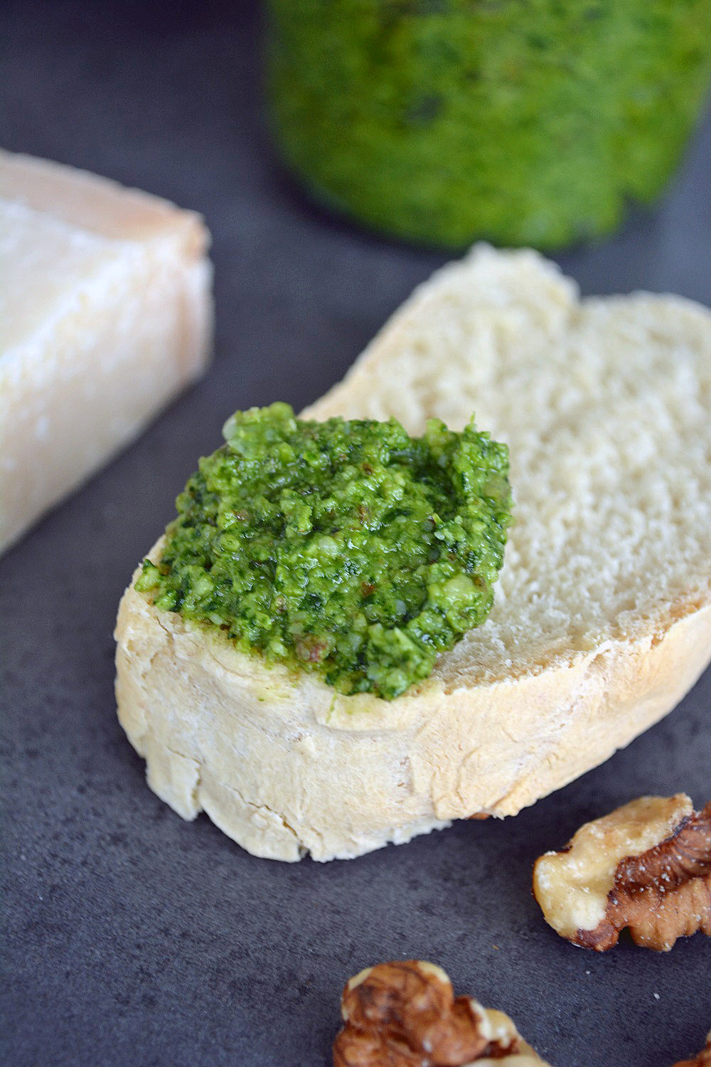 Walnuss Basilikum Pesto - ein DISHstorm