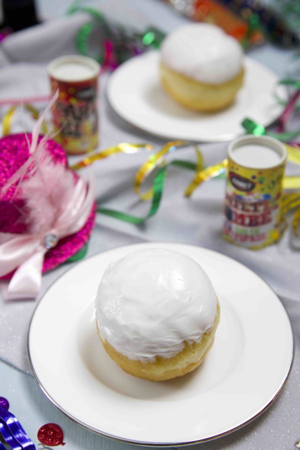 Berliner mit Baileys Sahne Füllung und Zuckerglasur