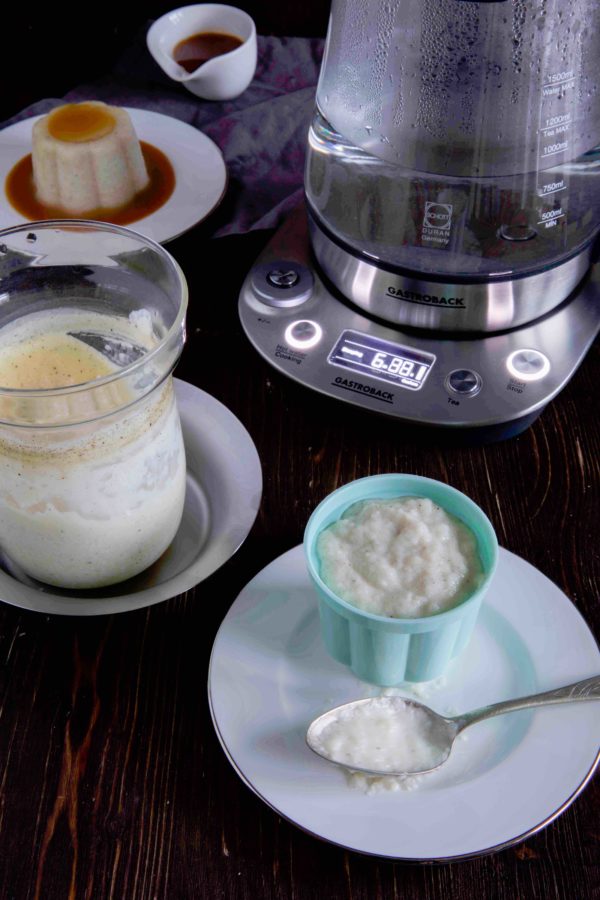 Grießpudding mit Karamellsoße im Wasserkocher zubereitet