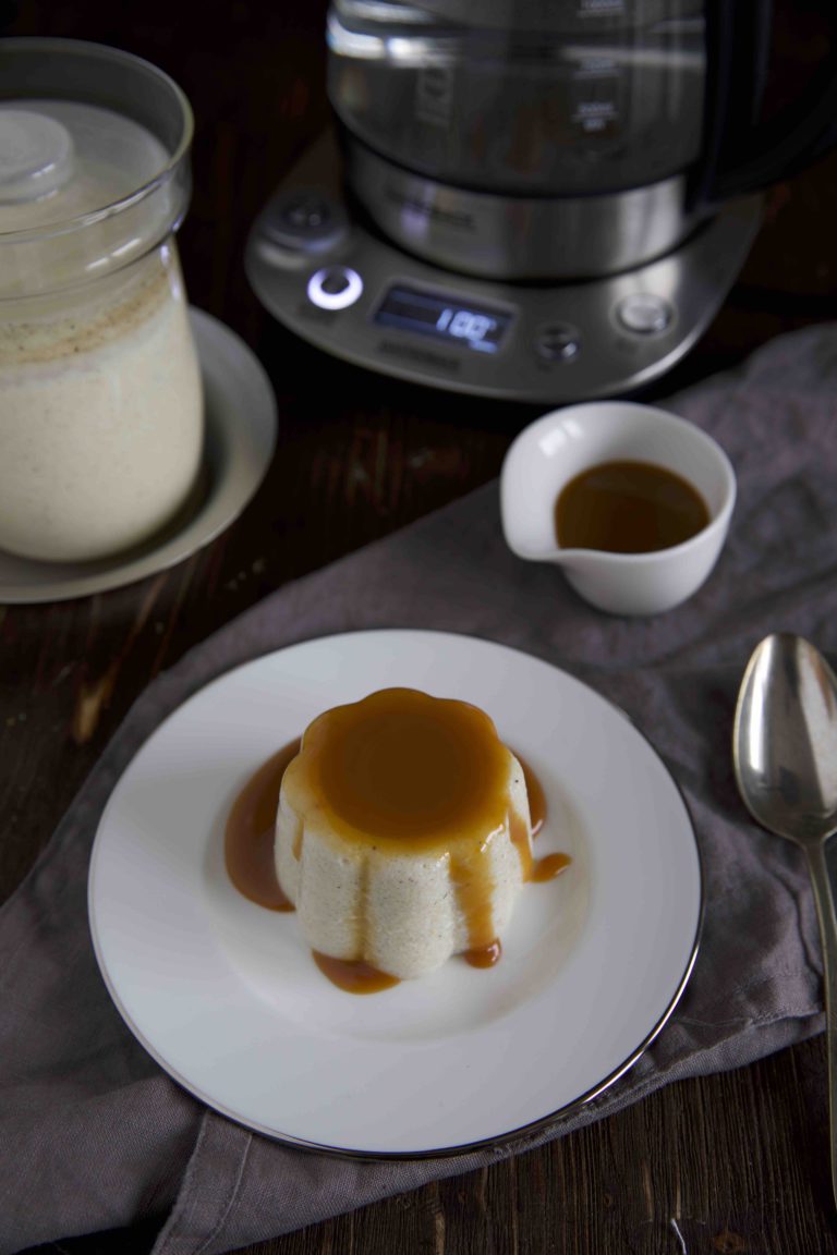 Grießpudding mit Karamellsoße im Wasserkocher zubereitet
