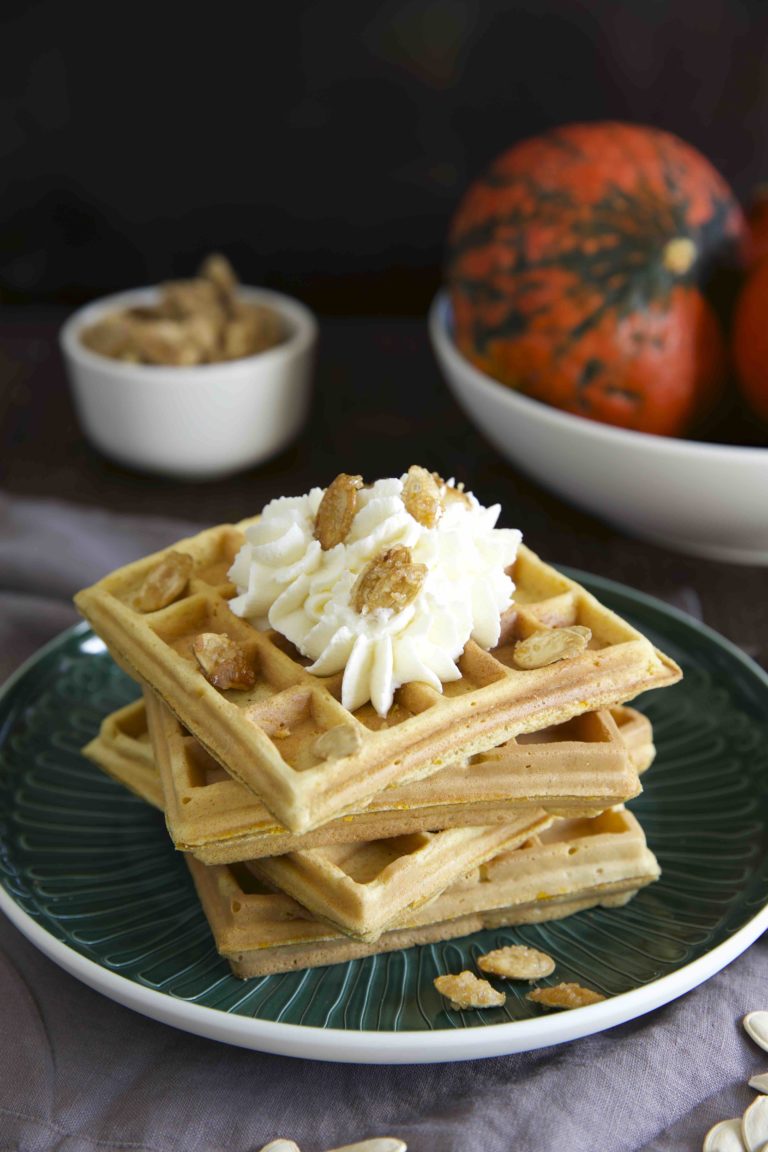 Kürbis Waffeln mit gebrannten Kürbiskernen - Rezept