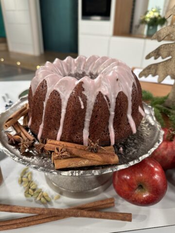 Glühweinkuchen mit Zuckerglasur